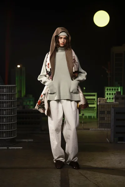 Look 43